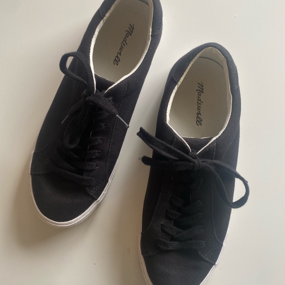 Madewell Women's Sidewalk Low-Top Sneakers in Canvas